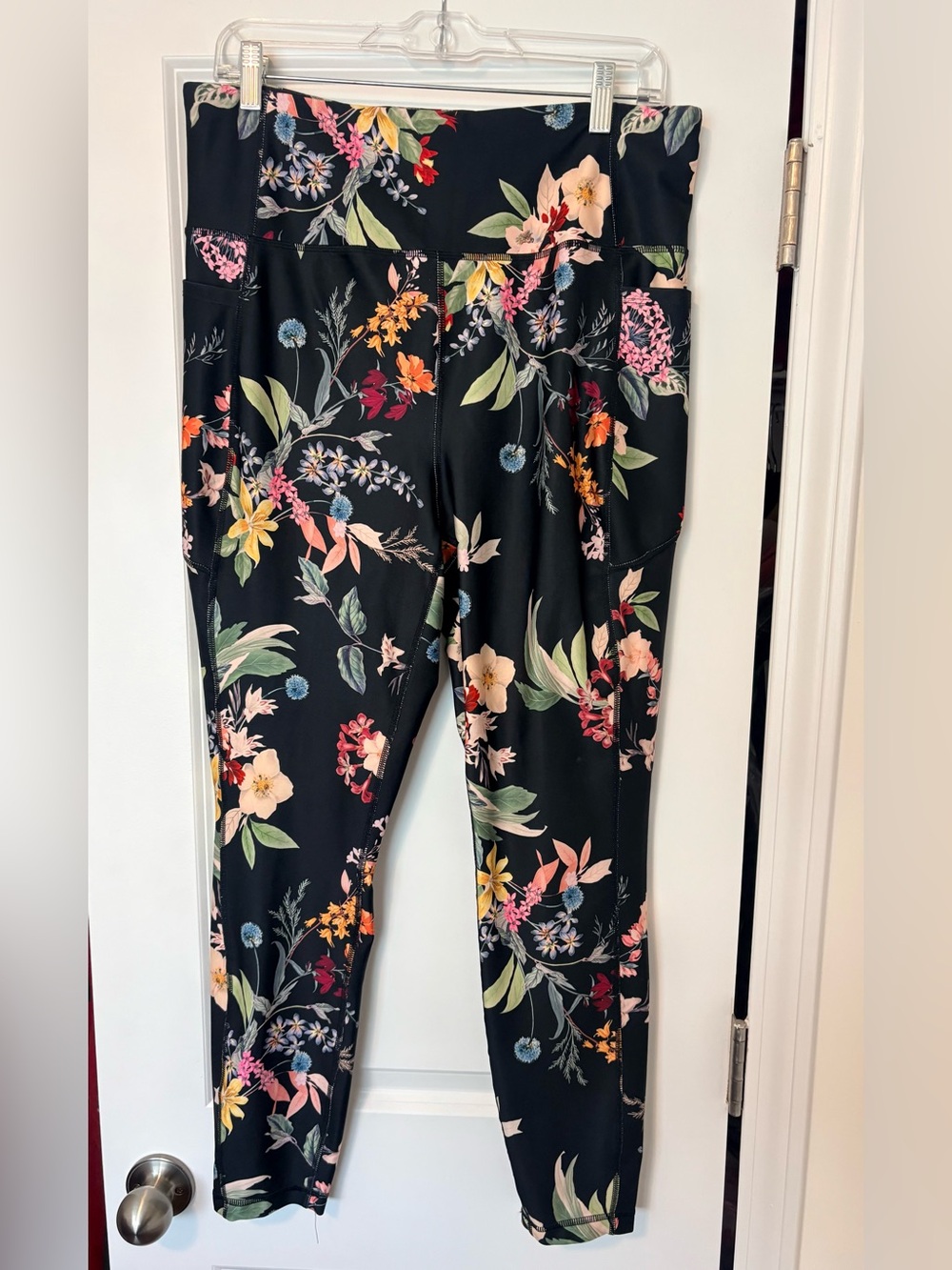 Tahari Black Floral Print High-Rise Leggings 1X NWOT